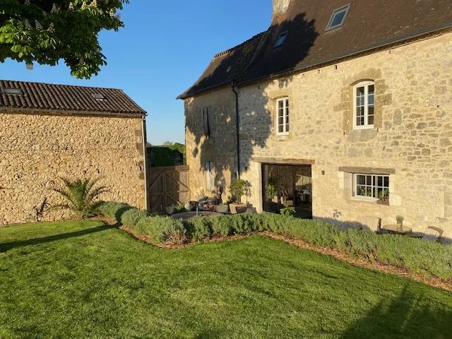 Image No.10-6 Bed House for sale