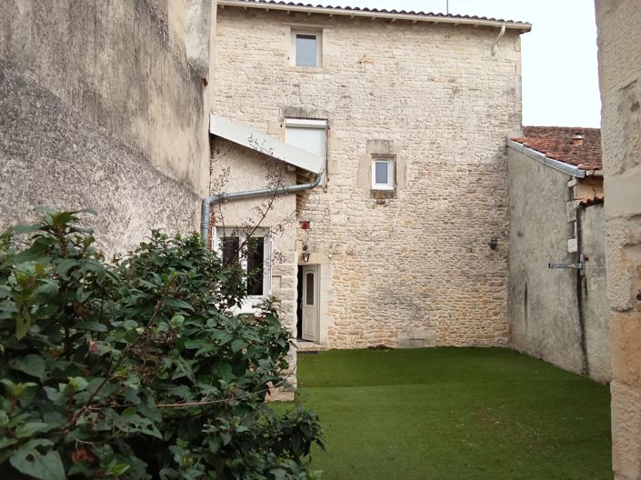 Image No.1-3 Bed House for sale