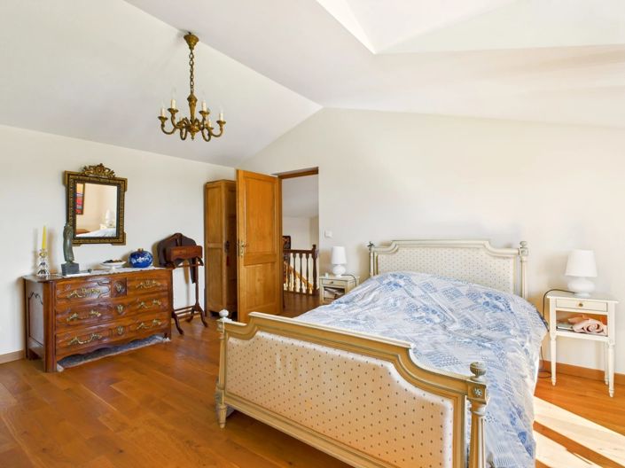 Image No.12-5 Bed House for sale