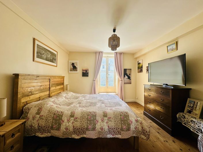 Image No.10-3 Bed House for sale