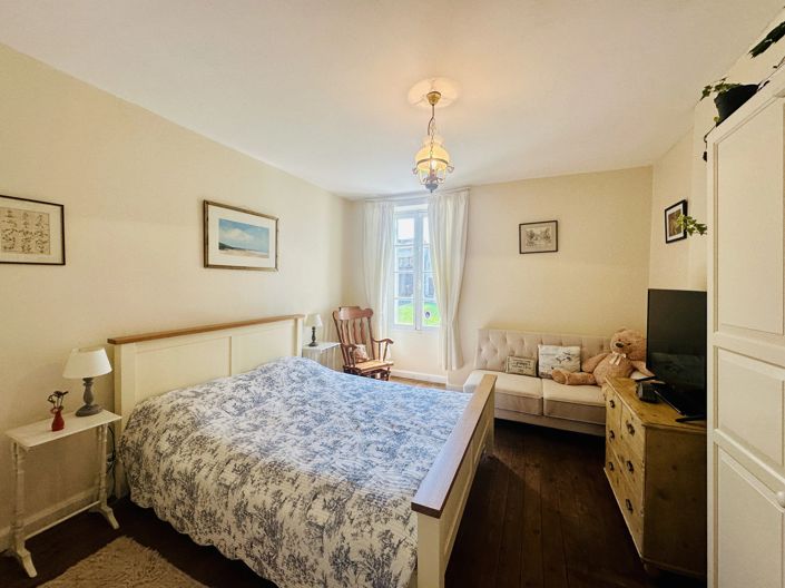 Image No.11-3 Bed House for sale