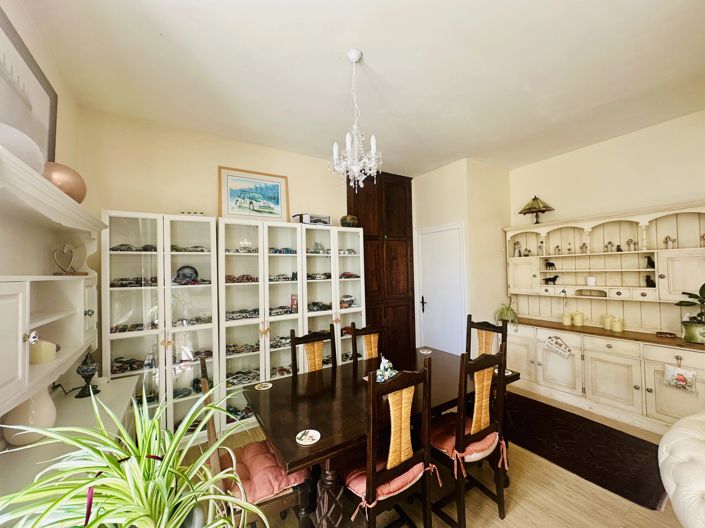 Image No.6-3 Bed House for sale