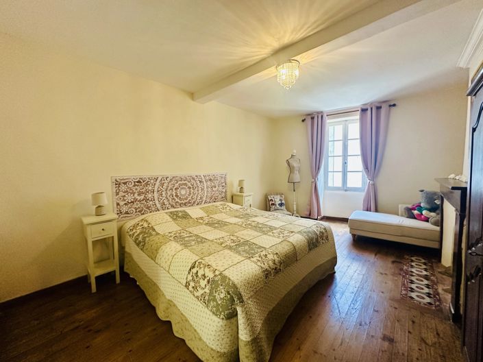 Image No.9-3 Bed House for sale