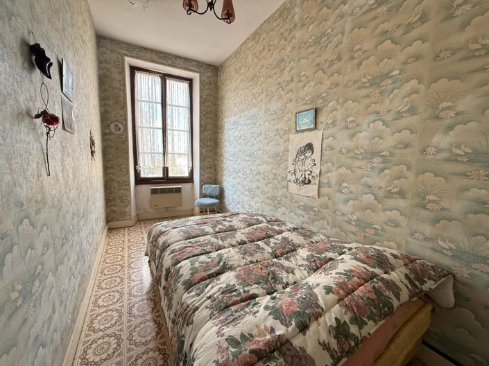 Image No.12-6 Bed House for sale