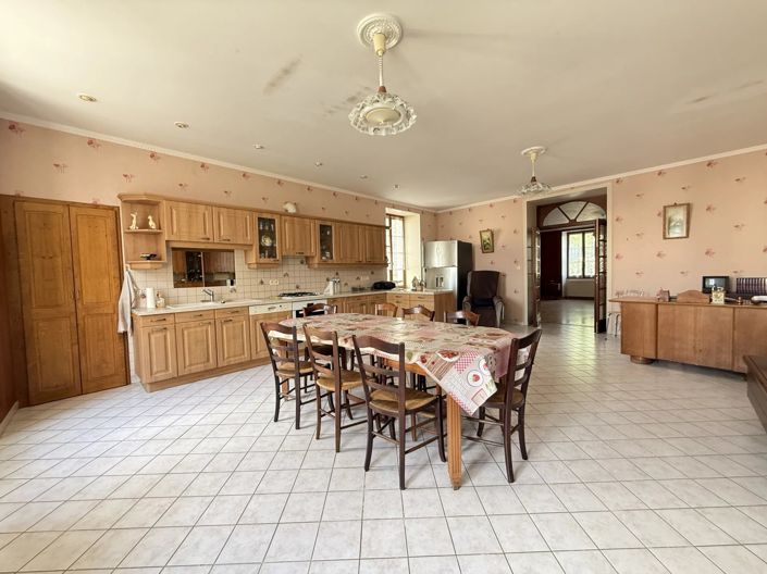 Image No.4-6 Bed House for sale