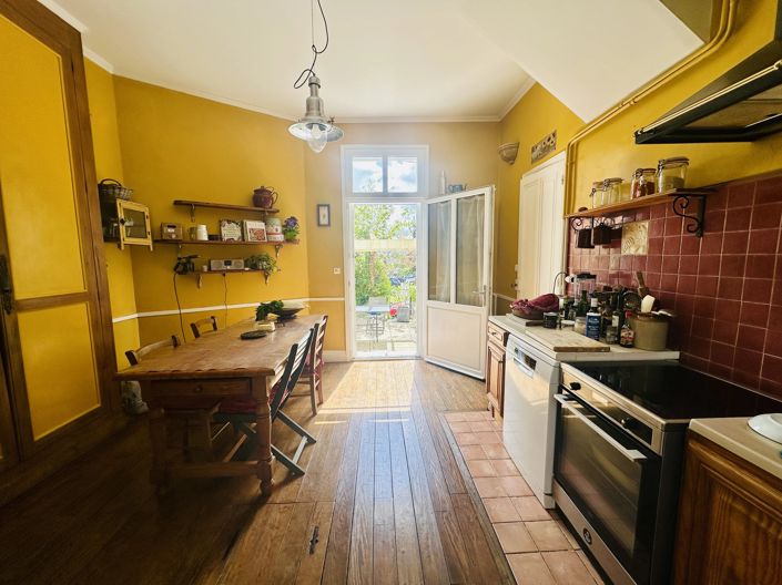 Image No.4-6 Bed House for sale