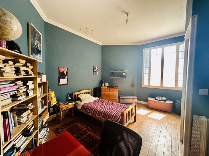 Image No.8-6 Bed House for sale