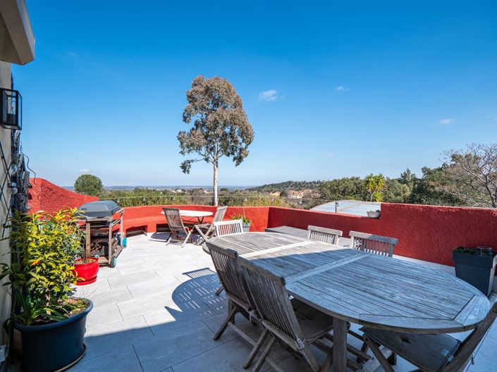 Image No.3-4 Bed House for sale