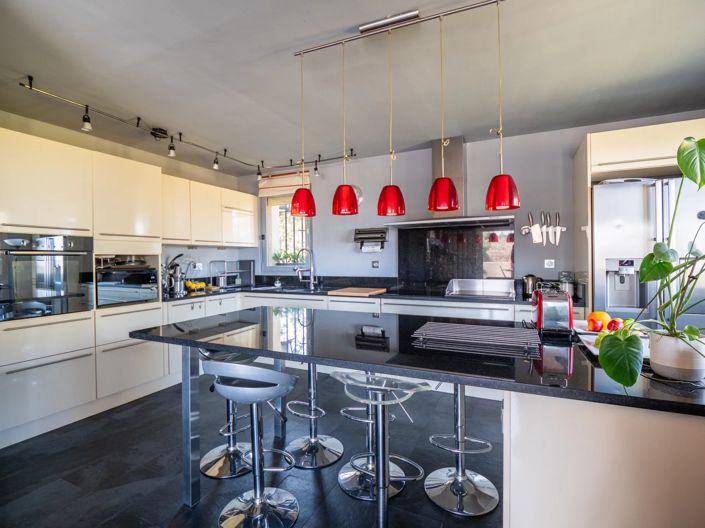 Image No.6-4 Bed House for sale