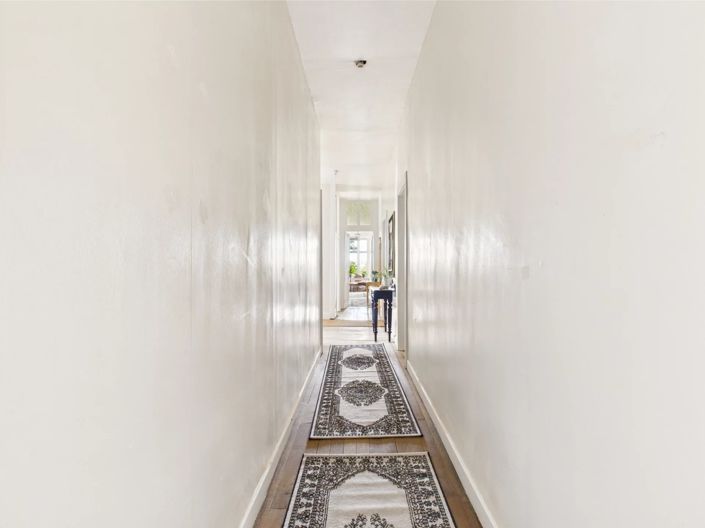 Image No.13-10 Bed House for sale