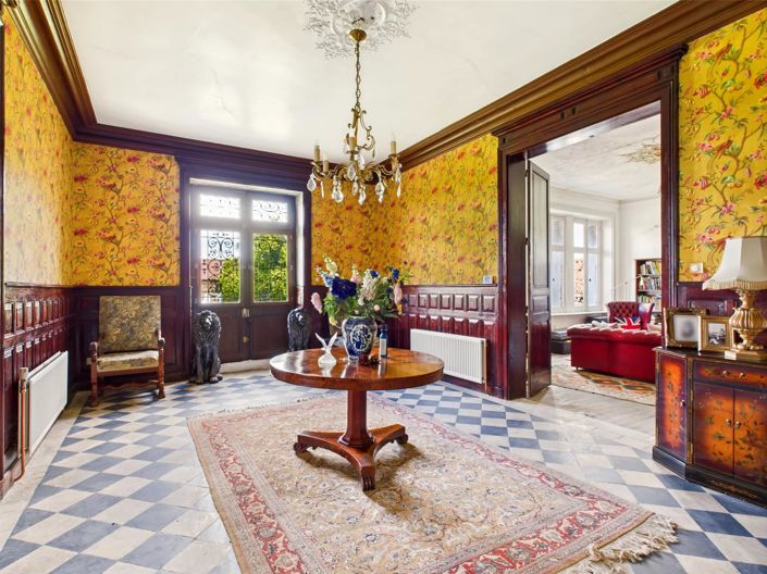 Image No.5-10 Bed House for sale