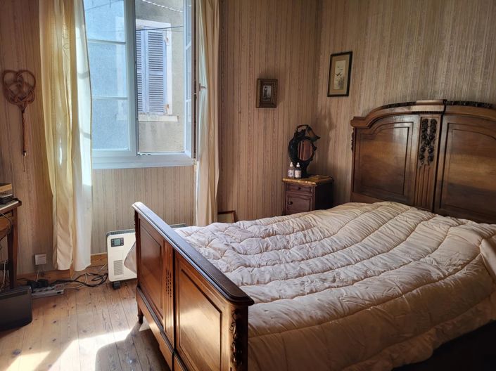 Image No.10-2 Bed House for sale