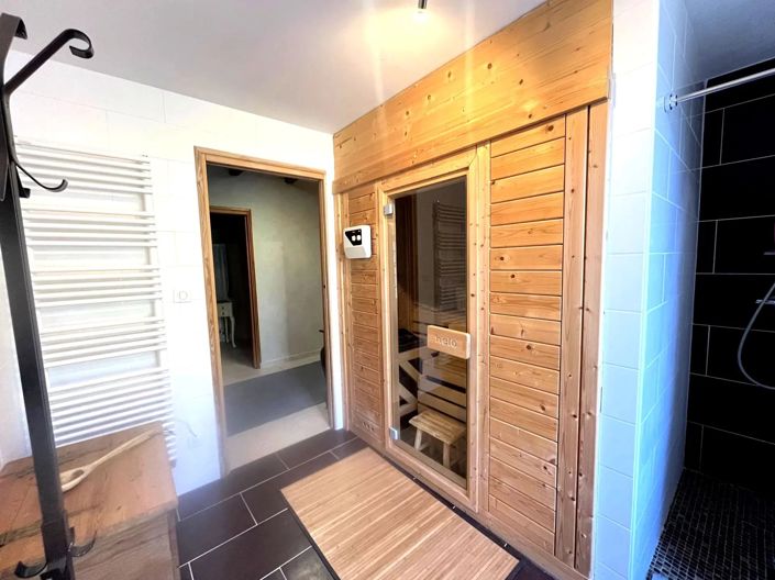 Image No.10-5 Bed House for sale