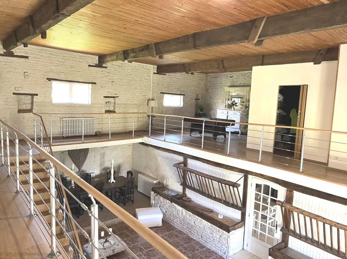 Image No.8-5 Bed House for sale