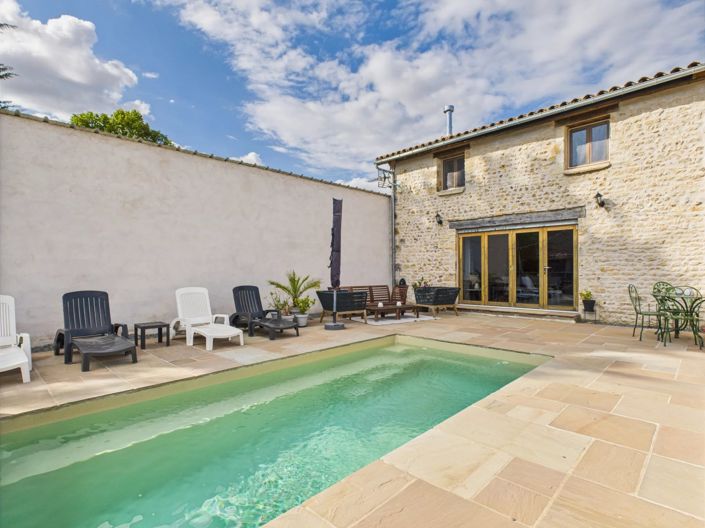 Image No.15-17 Bed House for sale