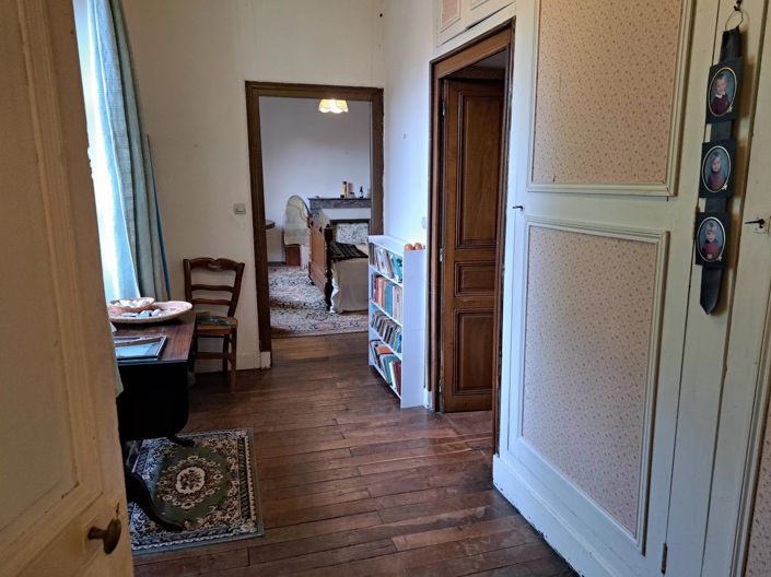 Image No.10-3 Bed House for sale