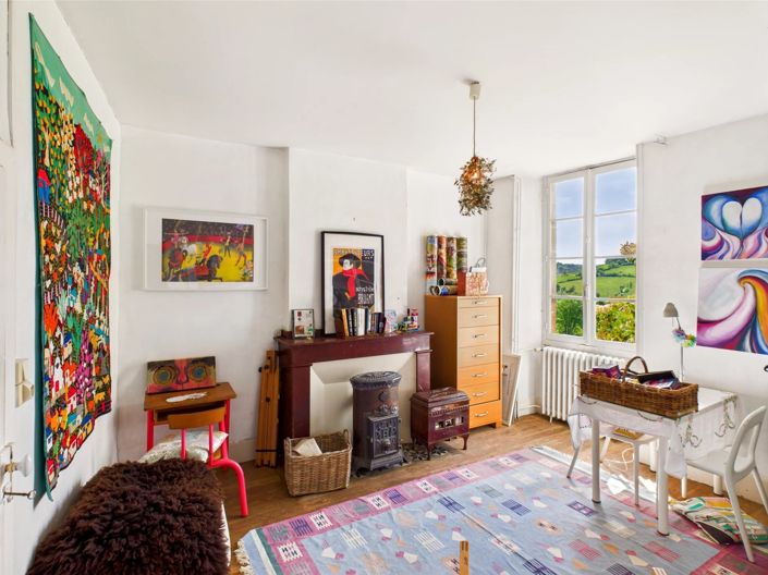 Image No.8-7 Bed House for sale