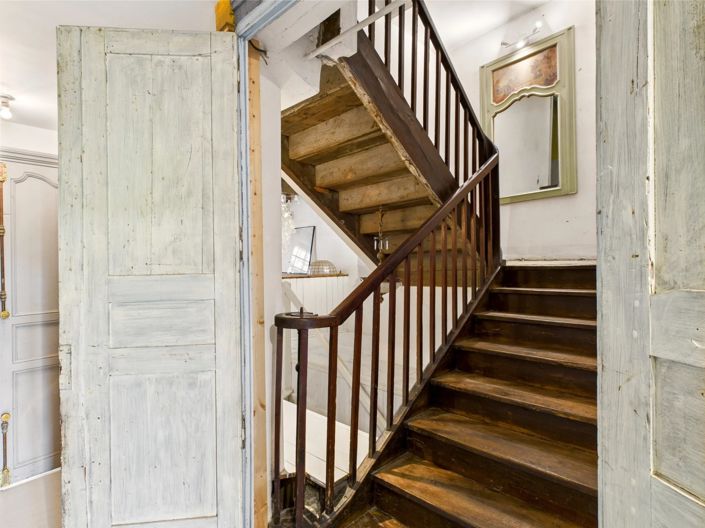 Image No.9-7 Bed House for sale