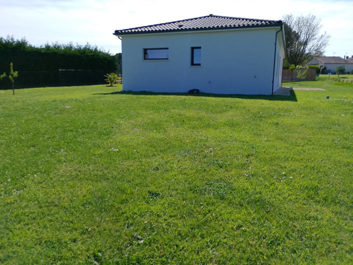 Image No.11-3 Bed House for sale