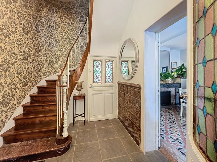 Image No.1-6 Bed House for sale