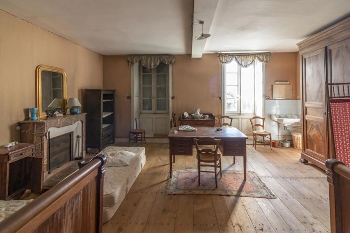 Image No.11-7 Bed House for sale