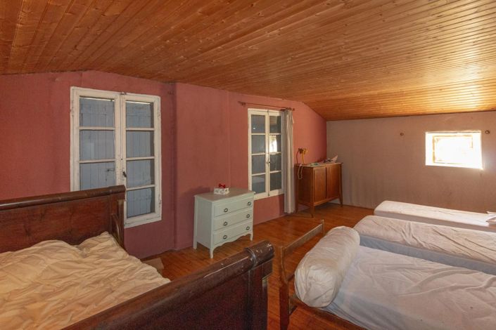 Image No.14-7 Bed House for sale