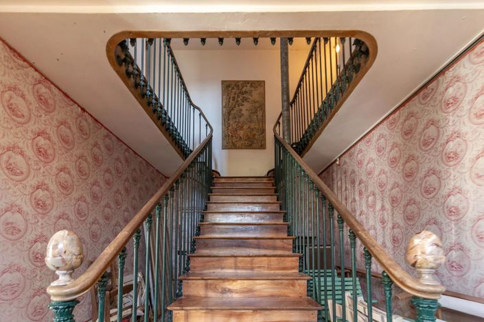 Image No.7-7 Bed House for sale