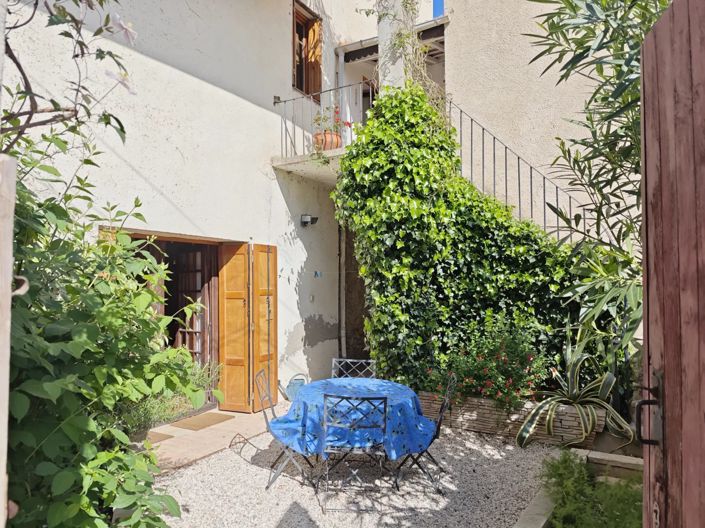 Image No.1-4 Bed House for sale
