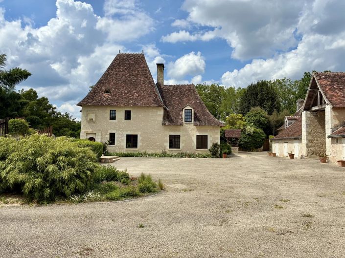 Image No.1-6 Bed House for sale
