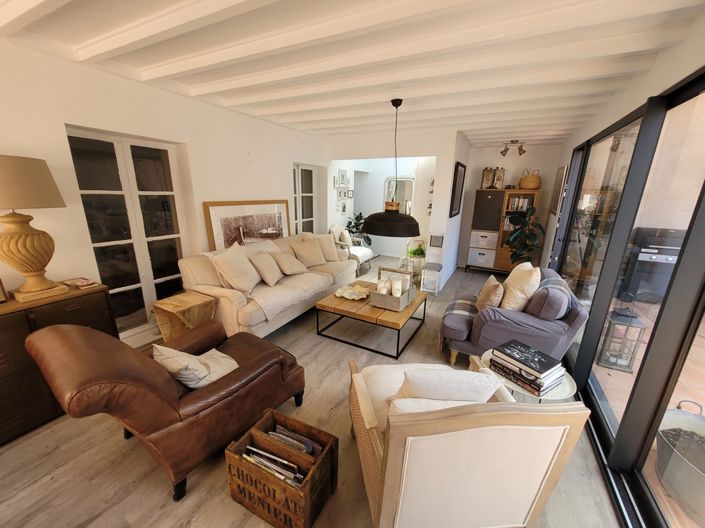 Image No.11-3 Bed House for sale