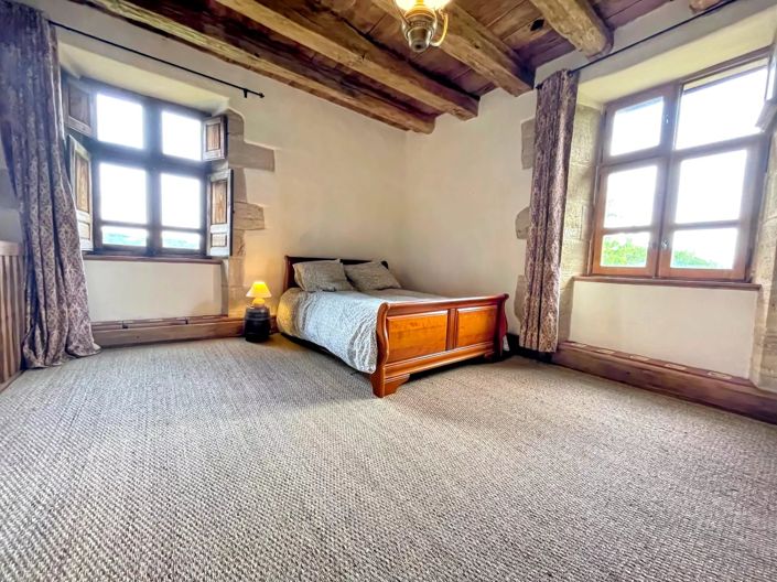 Image No.11-3 Bed House for sale