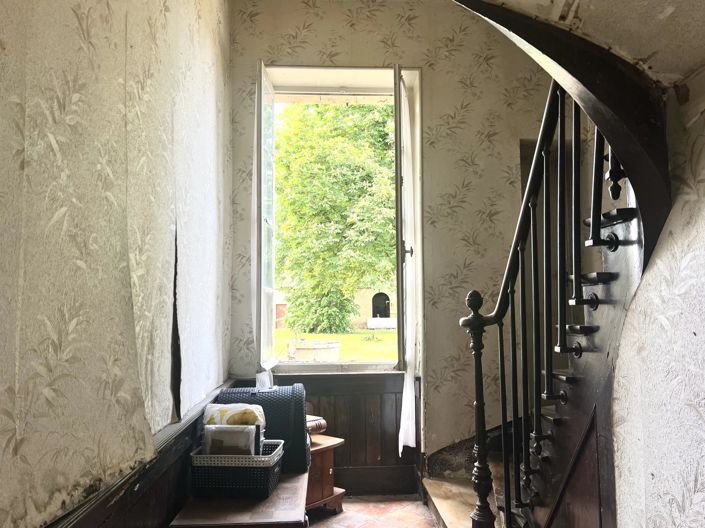 Image No.6-8 Bed Farmhouse for sale