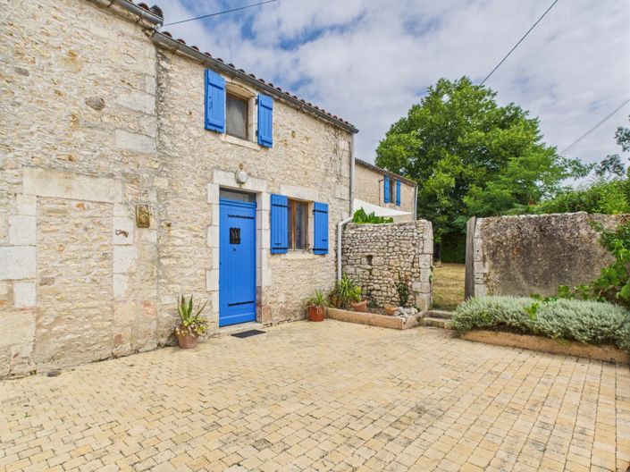 Image No.6-8 Bed House for sale