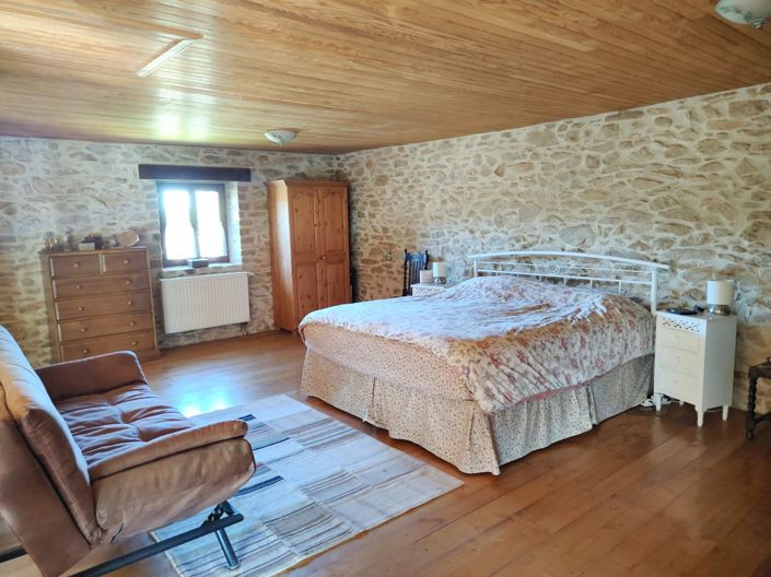 Image No.10-3 Bed House for sale