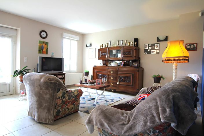 Image No.6-5 Bed House for sale