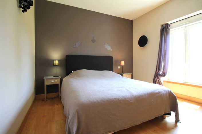 Image No.9-5 Bed House for sale