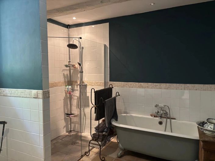 Image No.10-8 Bed House for sale