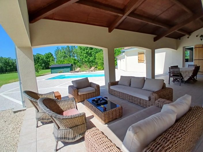 Image No.1-5 Bed House for sale