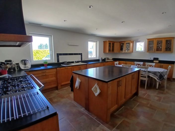 Image No.4-5 Bed House for sale