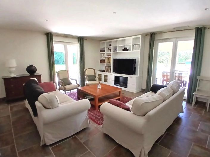 Image No.6-5 Bed House for sale