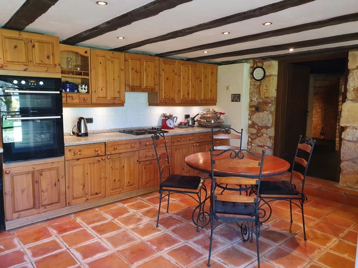 Image No.10-3 Bed House for sale