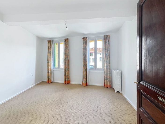 Image No.10-4 Bed Village House for sale