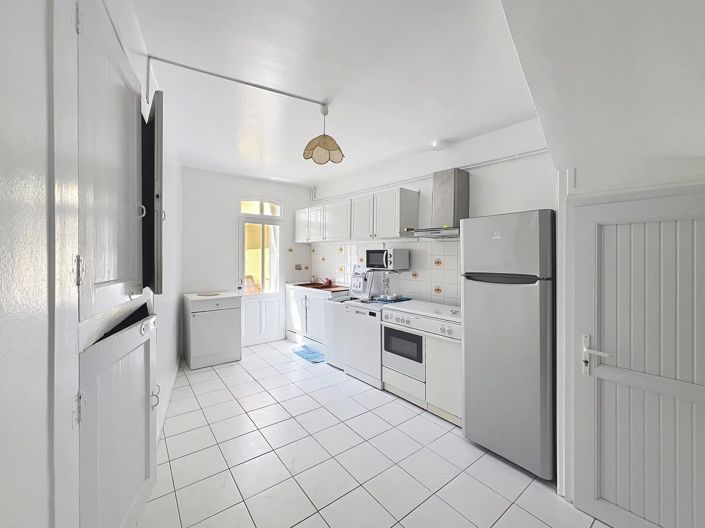 Image No.6-4 Bed Village House for sale