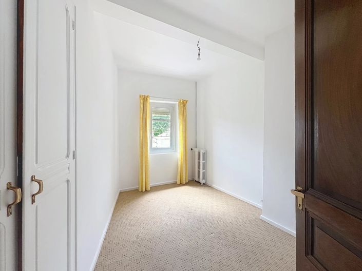 Image No.9-4 Bed Village House for sale