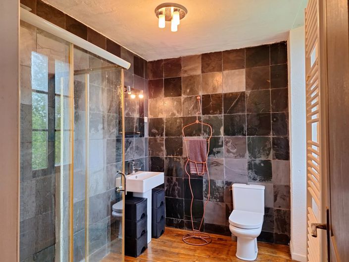 Image No.12-5 Bed House for sale