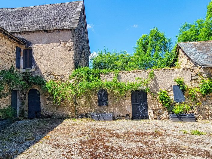 Image No.6-5 Bed House for sale