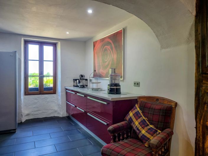 Image No.9-5 Bed House for sale