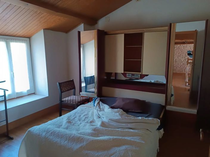 Image No.8-4 Bed House for sale