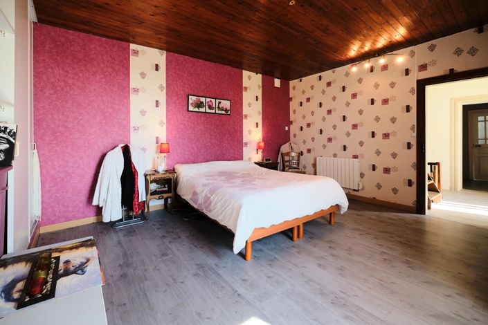 Image No.10-4 Bed House for sale