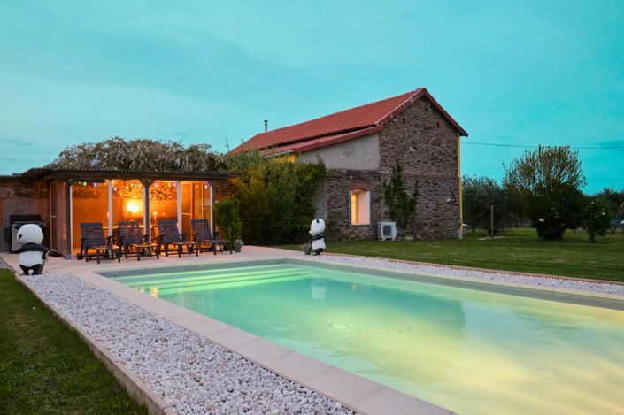 Image No.2-4 Bed House for sale